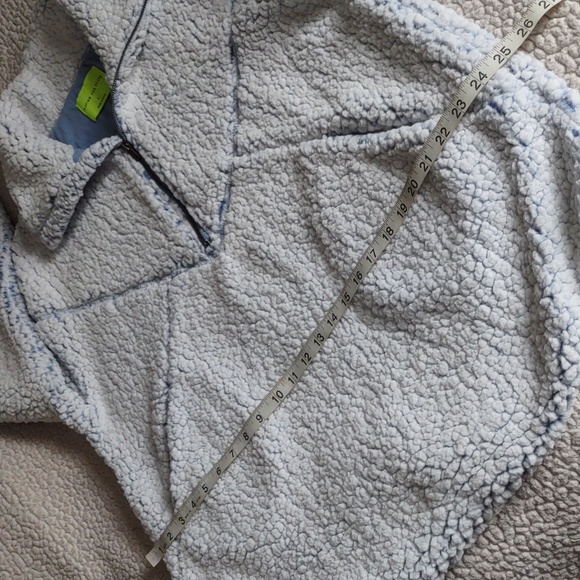 Playing For Keeps Large Frosted Blue Sherpa Half Zip Pullover - Picture 9 of 16